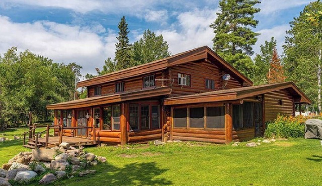 Log Lodge . in Ely