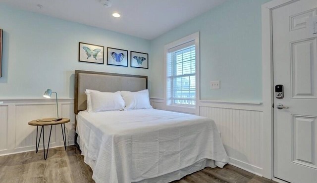 Loggerhead Inn & Suites - Queen Room in hotel in Surf City, North Carolina