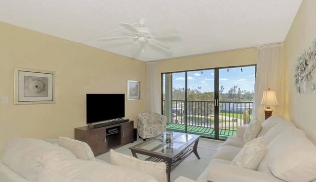 Long term Rental Condo located at the IMG Golf Course- 3 Month minimum