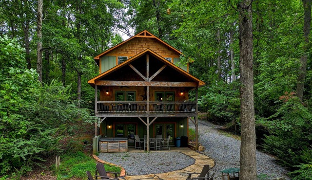 Lost Lake Lodge- Lake Front-Hot Tub-Fireplace