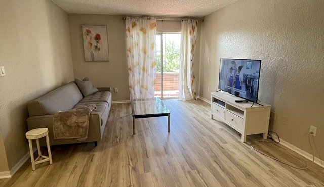 Lovely 1 bed condo with pool, tennis, volleyballand racketball court