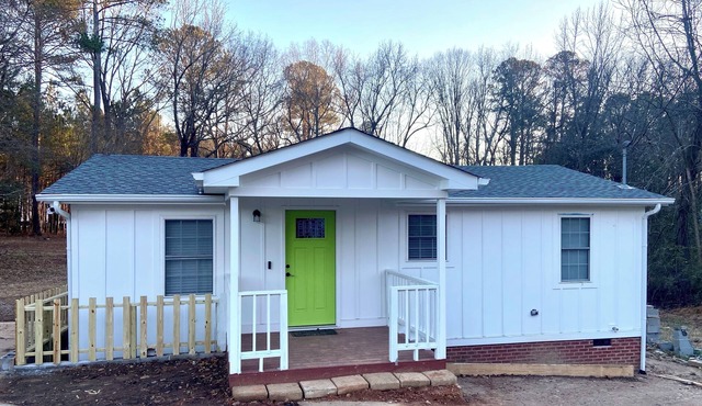 Lovely 4-bedroom house in Holly Springs with AC, WiFi