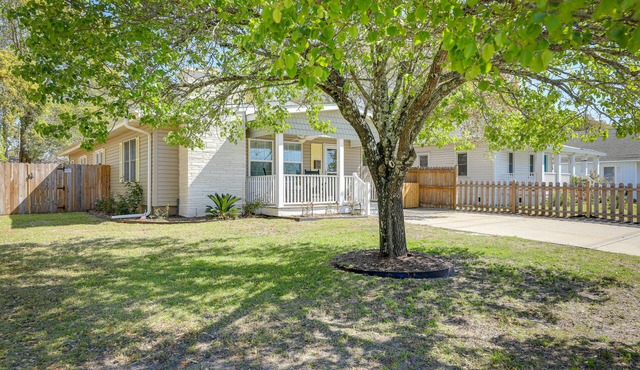 Lovely Morehead City Home w/Fire Pit & Gas Grill