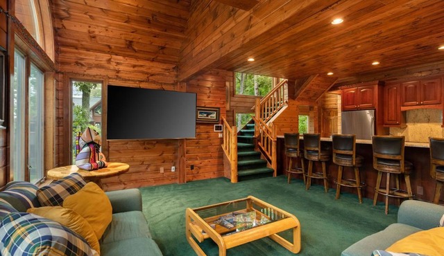 Luxurious 11,600 SQ' Mullett Lake Home & Carriage house,Private on Mullett Lake in Indian River