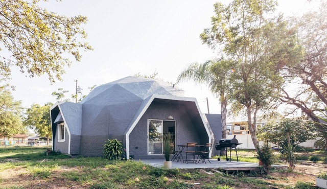 Luxurious Dome Retreat: Unwind in Haines City's Serenity