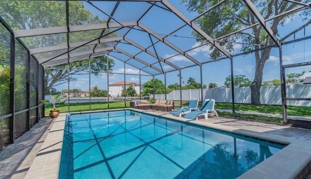 Luxurious Private Deep Waterfront 4/2.5 home!