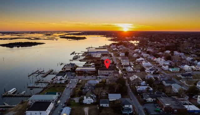 luxurious studio apartment in the heart of Swansboro’s historic waterfront #4
