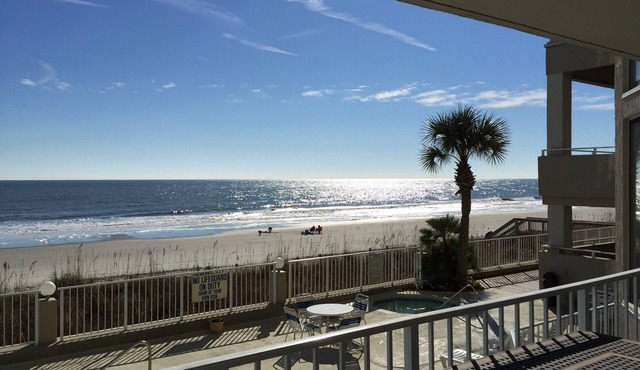 Luxuroius Oceanfront Condo, Garden City Beach, Wifi, AC, Cable TV, Pool, Jacuzzi