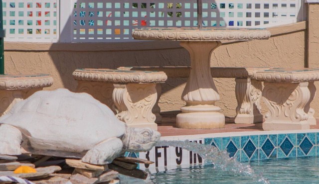 Luxury 2BR Condo with Jacuzzi & Screened Lanai