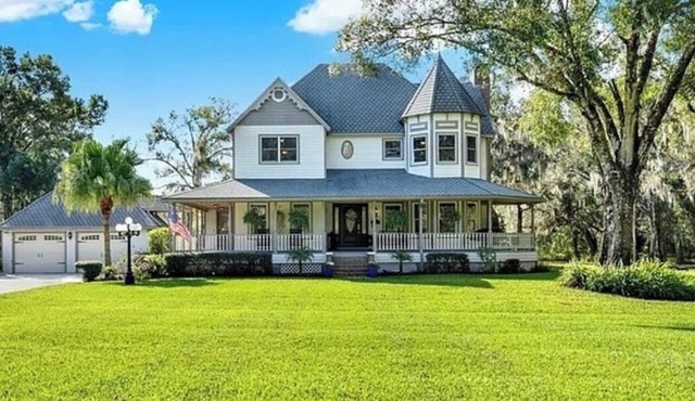 Luxury and location in the Heartland