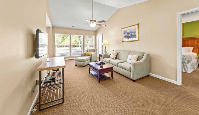 Luxury Condo with Golf Course Views, Pools & Resort Access!