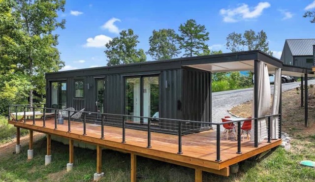 Luxury Container | Fire Pit Sauna & Pool Access