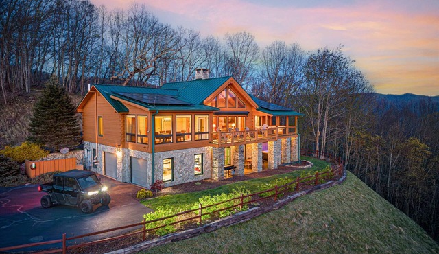 Luxury Hilltop Lodge on 13 Acres, Panoramic Views