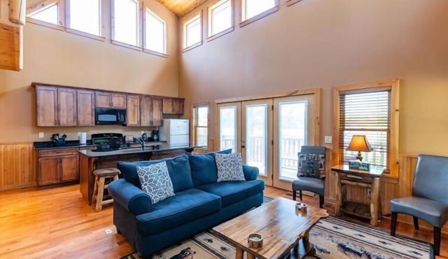 Luxury Lakefront Cabin
