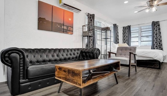 Luxury Studio near Everything - Parking - Beach