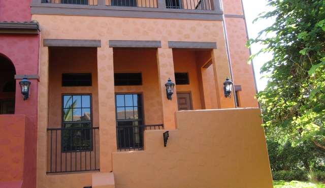 Luxury townhome in Ole Resort - Naples FL
