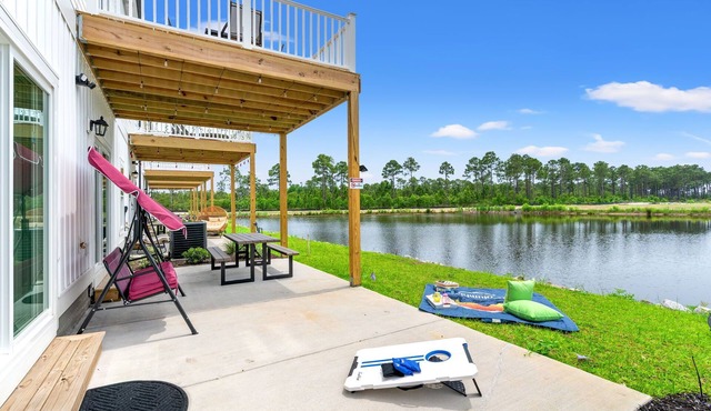 Luxury waterfront retreat-Near golf Beach Barefoot
