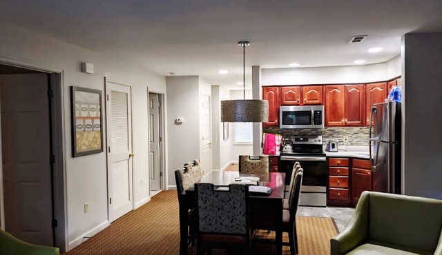 “Luxury Williamsburg Resort Retreat Minutes from Historic Sights & Parks”