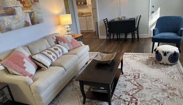 Main level 1 bedroom condo within walking distance to Village District!