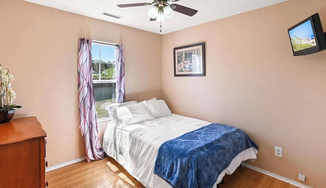 Marvelous 4-bedroom house with AC in welcoming Knightdale