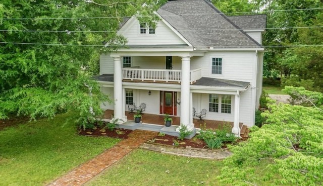 Mason Station-Historic Manor & modern luxuries, 3 mins to Downtown Franklinton