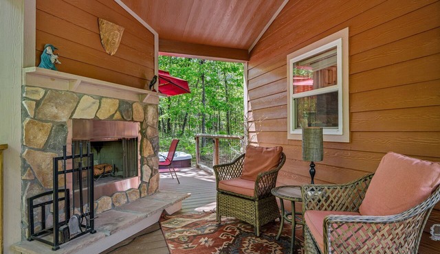 Mentone Tranquility Base with Hot Tub & Outdoor Fireplace | 3+ Acres | Fast WiFi in Mentone