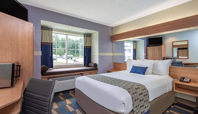 Microtel Inn & Suites by Wyndham Lillington/Campbell Univ