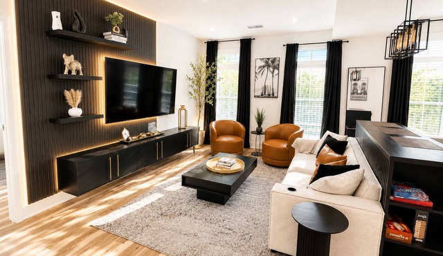 Midnight Luxe Suite with Walkable Areas and Free Parking in Atlanta