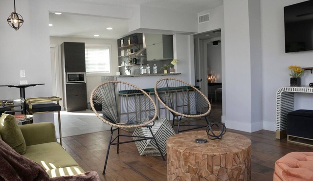 Mini Boutique Hotel Unit 121 THE ELLA by EVRH