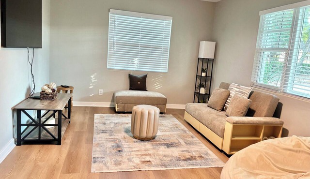 Modern 2BR/2BA near Downtown Lakeland