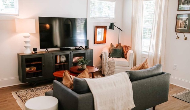 Modern 4BR Getaway by MHM Luxury Properties