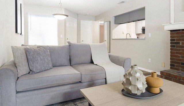 Modern Apartment in Prime Location (ID9622X63)