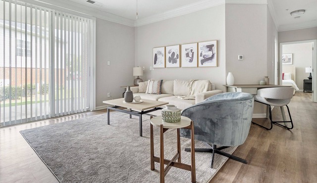 Modern Apartment in Prime Location (ID1374X805)