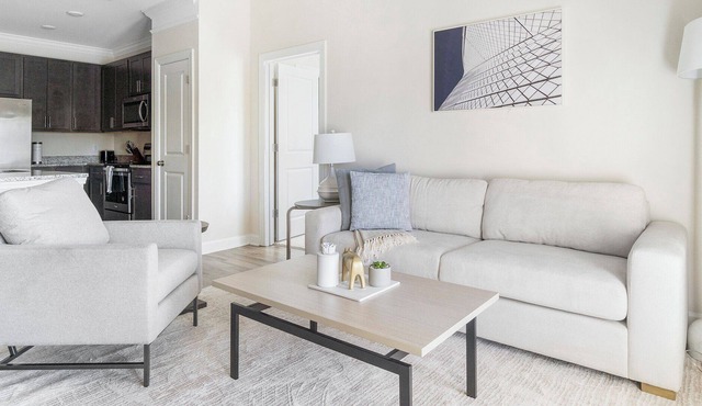 Modern Apartment in Prime Location (ID1012X166)