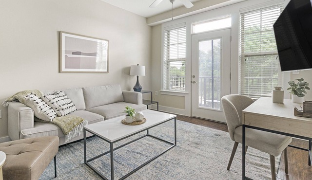 Modern Apartment in Prime Location (ID2268X42)