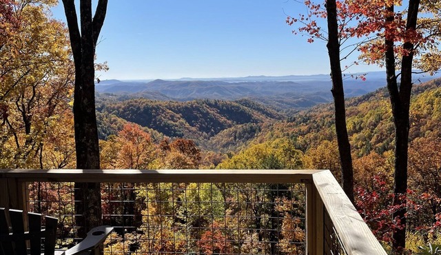 Modern Barn with Panoramic Views. Dogs allowed. in Lenoir