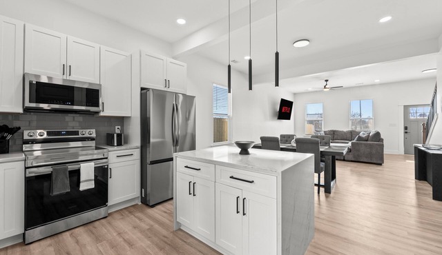 Modern Downtown Getaway