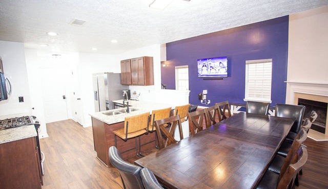 Modern Gathering House - Fire Pit - Ice Coffee - Near Atlanta - Sleeps 8 in Covington