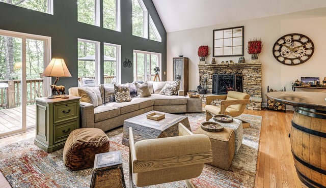 Modern Mountain Zen 3-Bed, 3-Bath Home with Creeks