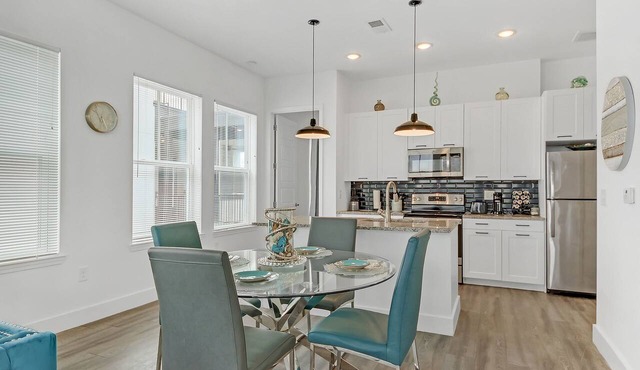Modern Retreat Charming 2-bedroom apart in the heart of Atlanta. LOCATION!