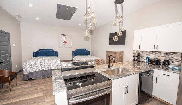 Modern Studio home 2 bed mins from Dawnsonville in Dawsonville