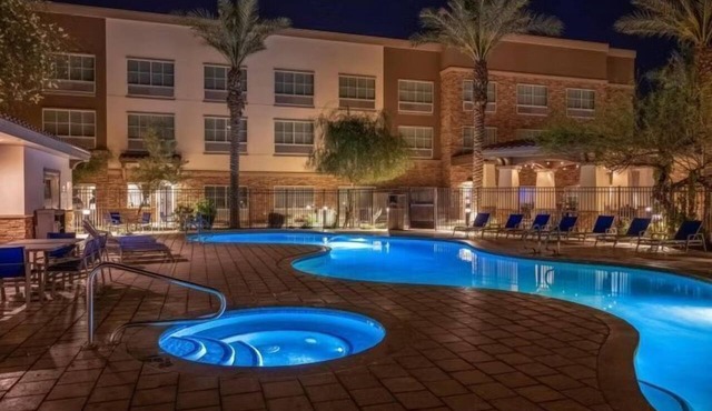Modern Studio in Phoenix | Hot Tub + Outdoor Pool + 24 Hour Business Center in Gilbert