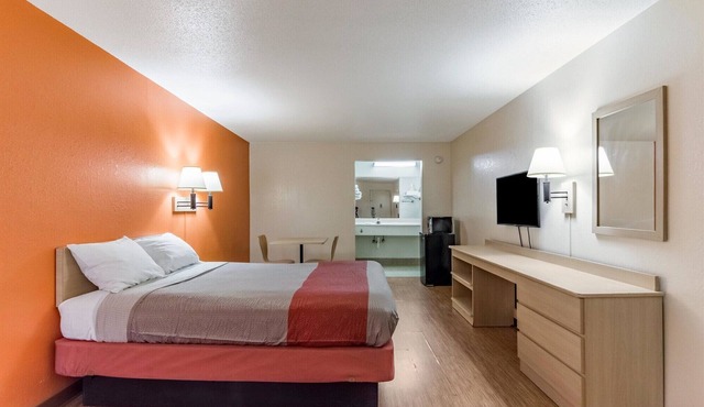 Motel 6 Raleigh, NC - Cary
