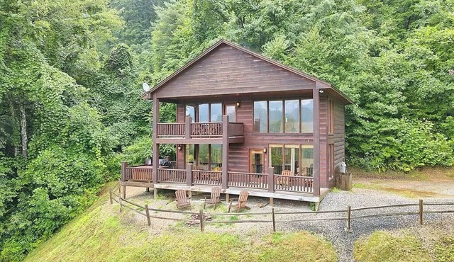 MOUNTAIN CABIN, VIEWS, HOT TUB, FIRE PIT
