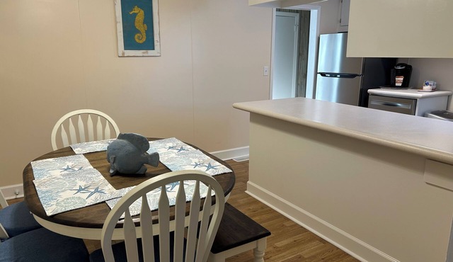 Nana’s Charming 4-bedroom cottage in serene Belhaven close to all amenities.