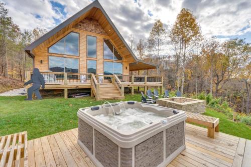 Nantahala Forest Cabin w/Fire Pits & Hot Tub!