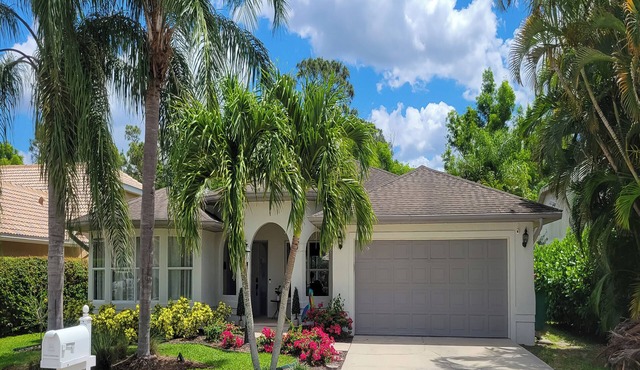 Naples Escape w/Private Pool – 5 Mi to Beach