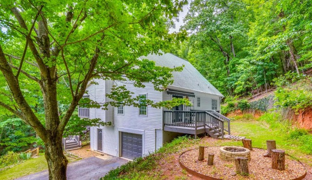 Near Helen, Waterfalls & Hiking! Quiet Mtn Retreat