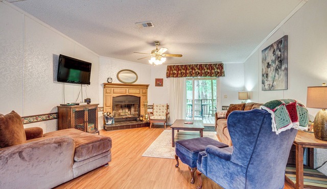 Near Historical Sites: Quiet St Helena Island Home