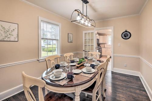 New Bern Retreat w/Fire Pit ~ 1 Mi to Dtwn!